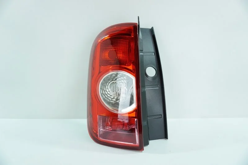 Фонарь Renault Duster 2010- DIF6104030202 1, левый