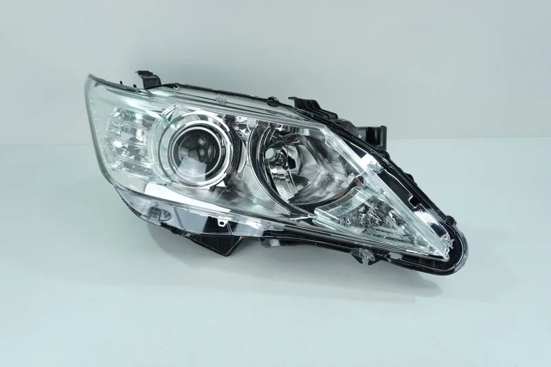 Фара Toyota Camry 2011-2014 8114533870 V50, правая