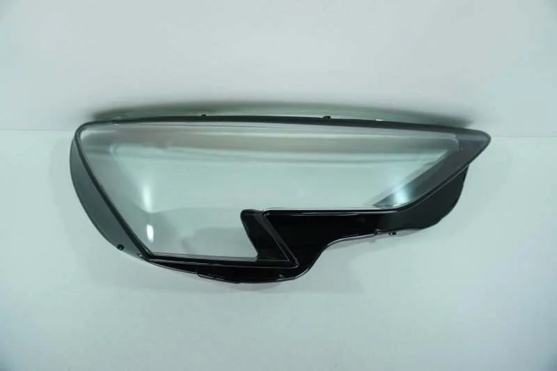 Стекло фары Audi A3 2020- 8Y0941034 8Y, правое