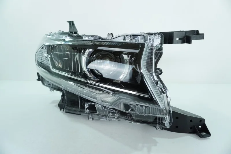 Фара Toyota Land Cruiser Prado 2017- 8114560N20 150, правая