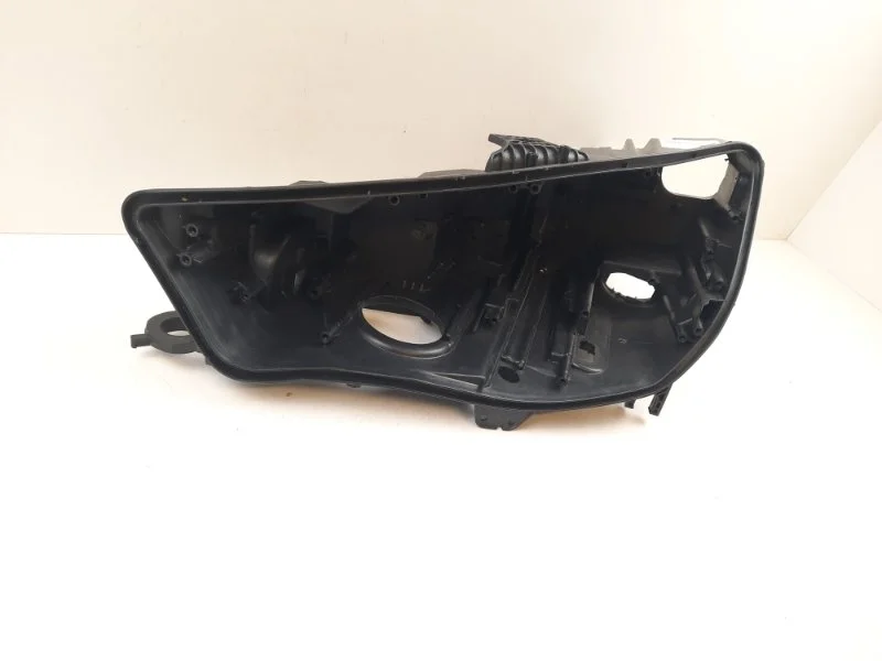 Корпус фары Audi A4 2015-2020 8W0941033 B9, левый