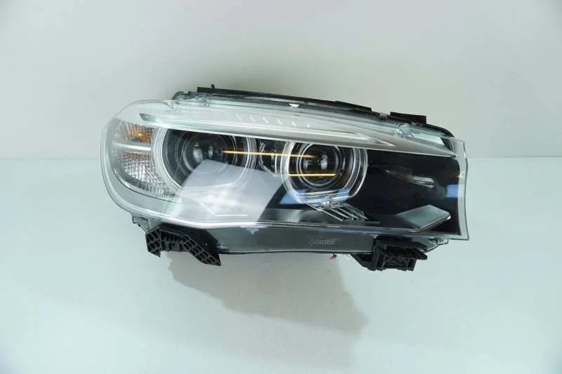 Фара BMW X5/X6 2013-2018 63117317102 F15/F16, правая