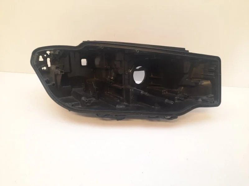 Корпус фары BMW 3er 2018- 63118496164 G20, правый