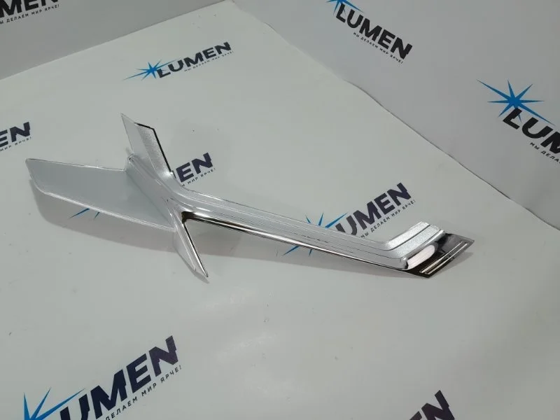 Хромированная центральная маска фары Audi A4 2015-2020 8W0941033 B9, передняя правая