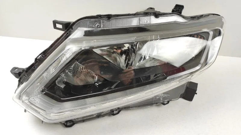 Фара Nissan X-Trail 2013-2017 260606FP1A T32, левая
