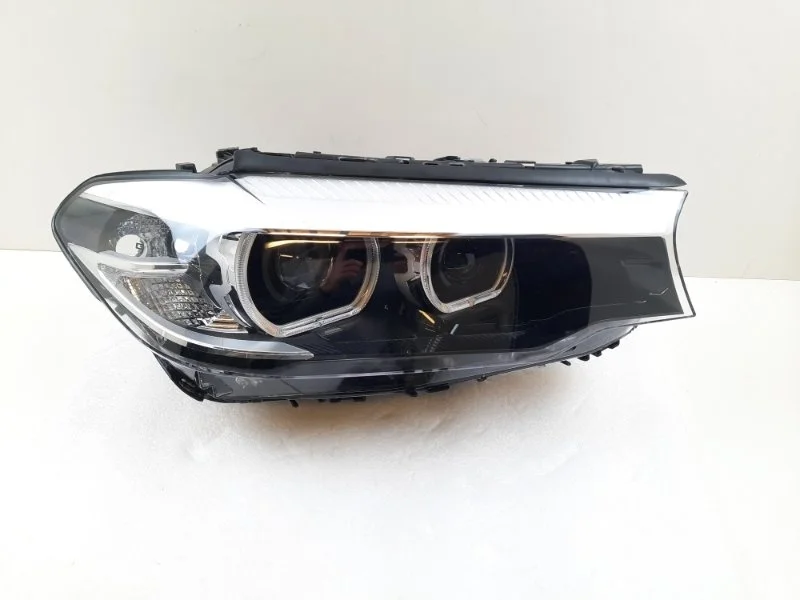 Фара BMW 5er 2016-2020 63117214952 G30, правая