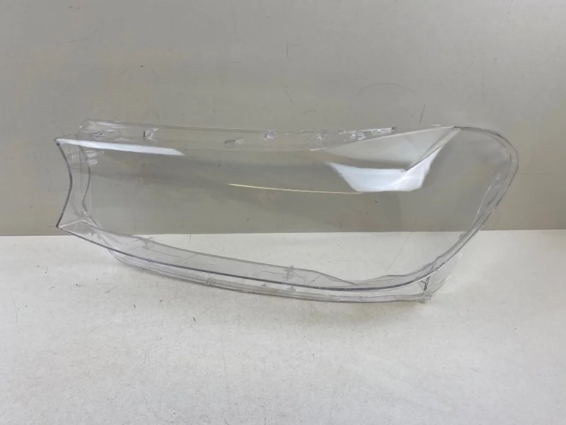 Стекло фары BMW 6er 2016-2020 63117461883 G32, левое