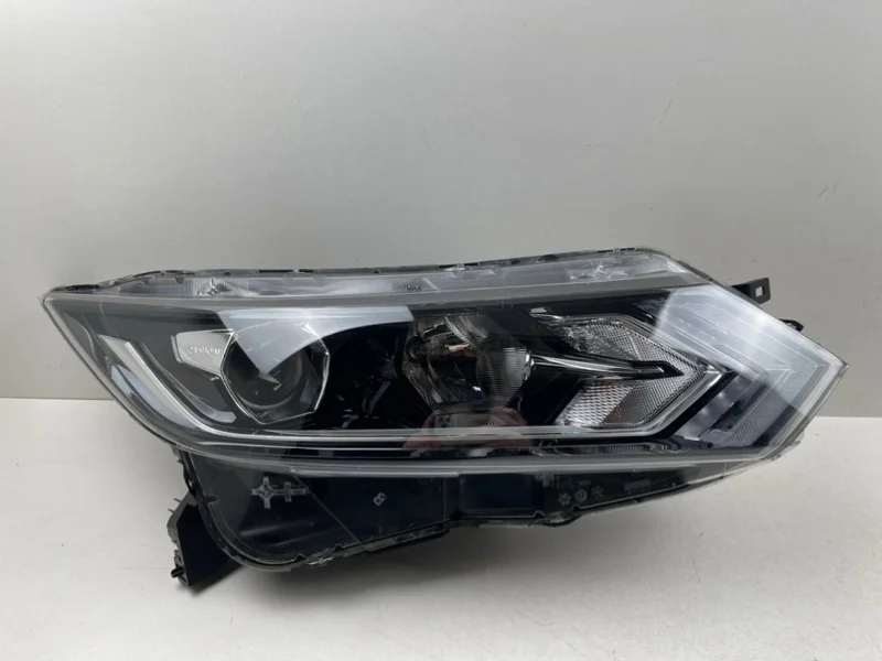 Фара Nissan Qashqai 2017-2022 26010HV00B J11, правая