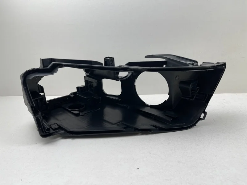 Корпус фары Audi Q3 2016-2018 8U0941043C 8U, правый