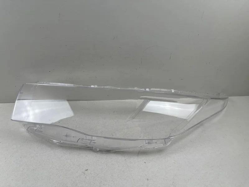 Стекло фары Toyota Highlander 2015-2018 811100E220 3, левое