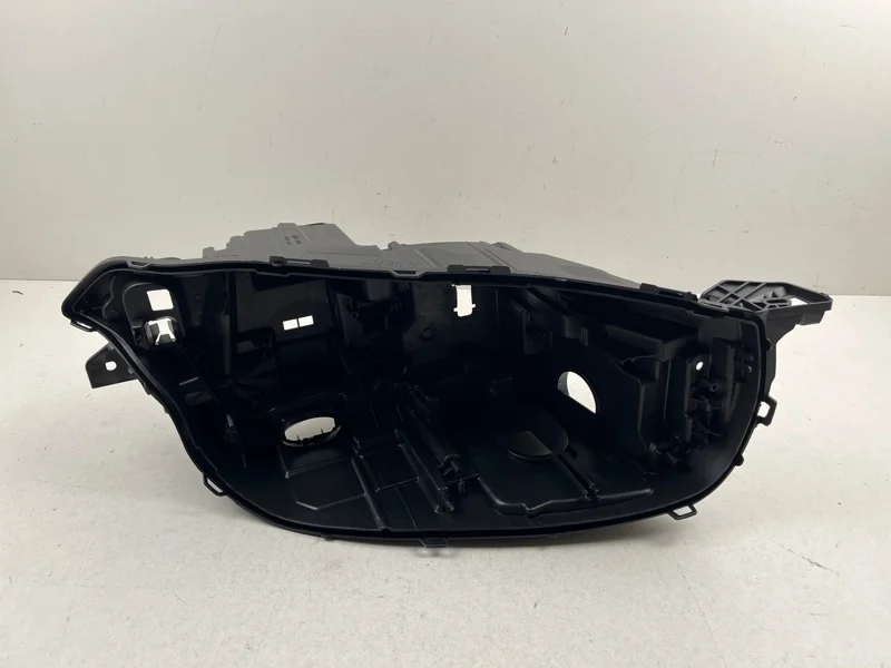 Корпус фары Volvo XC90 2014-2024 31677038 2, правый