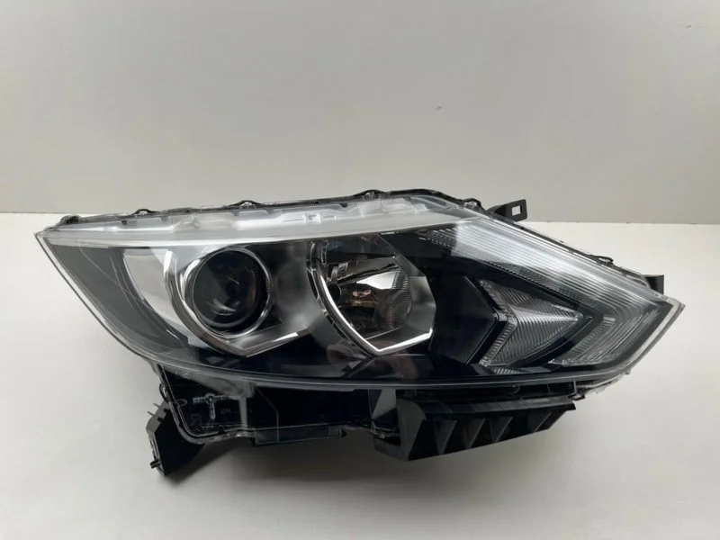 Фара Nissan Qashqai 2013-2019 260104EH1A J11, правая