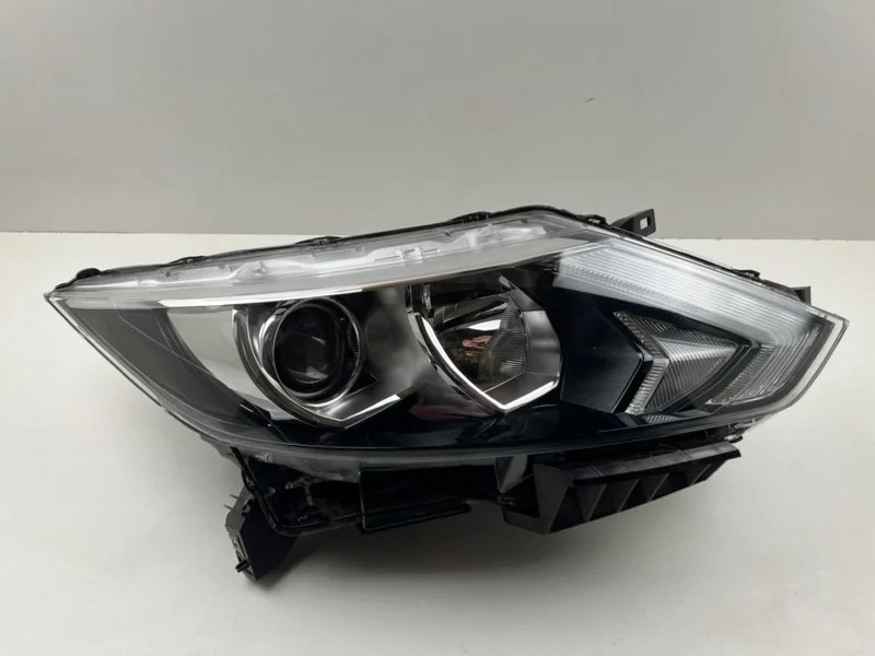 Фара Nissan Qashqai 2013-2019 260104EH1A J11, правая