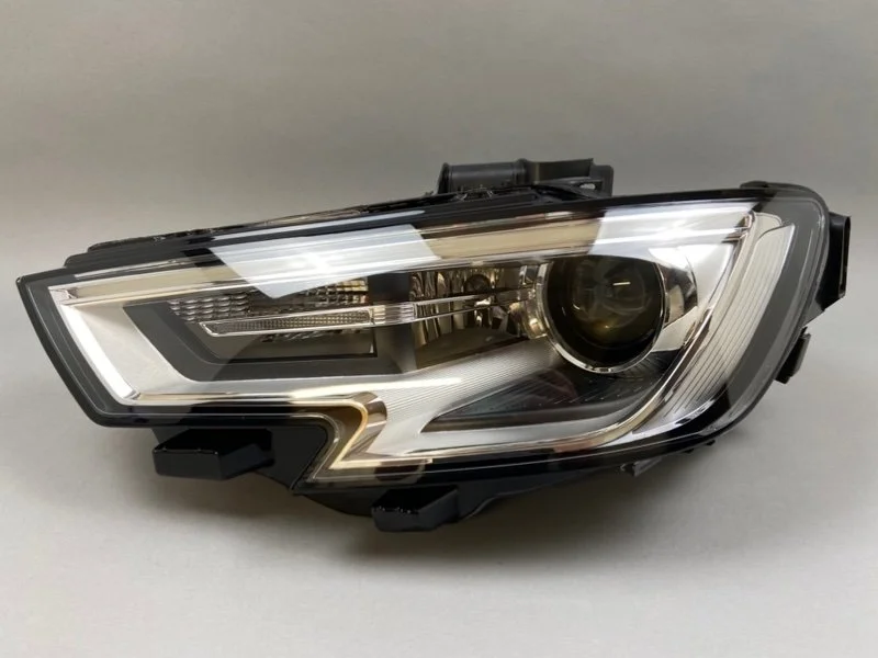 Фара Audi A3 2016-2020 8V0941005E 8V, левая