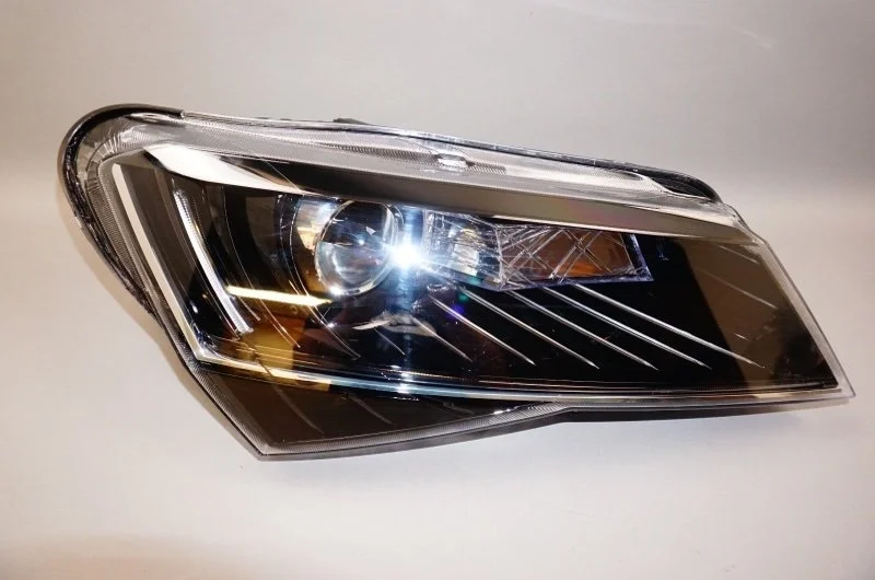 Фара Skoda Superb 2015-2019 3V1941016B 3, правая