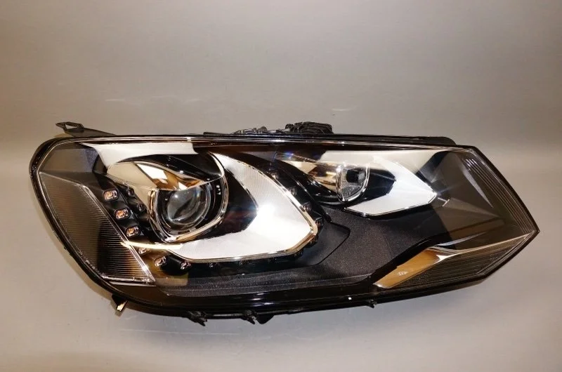 Фара Volkswagen Touareg 2010-2014 7P1941034 2, правая