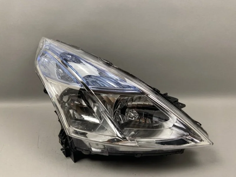 Фара Nissan Teana 2008-2012 26010JN95A J32, правая