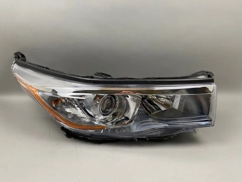 Фара Toyota Highlander 2014-2018 811100E220 3 U50, правая