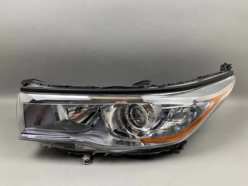 Фара Toyota Highlander 2014-2018 811500E220 3 U50, левая