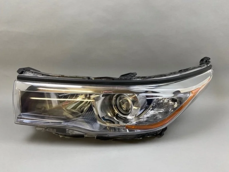 Фара Toyota Highlander 2014-2018 811500E220 3 U50, левая