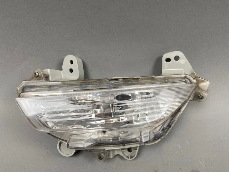 Повторитель поворота Mazda 3 2013-2016 B45A51350A BM, правый