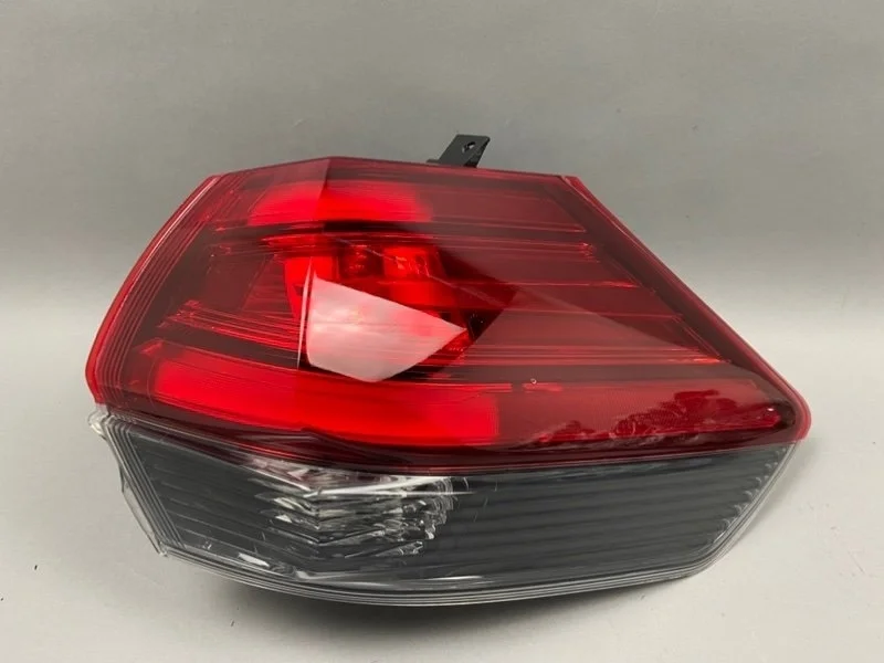 Фонарь Nissan X-Trail 2017-2022 265506FP0A T32, правый