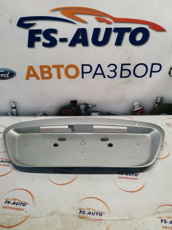 Накладка крышки багажника Mitsubishi LANCER 9 2007 MR379016 СЕДАН 1.6 4G18, задняя