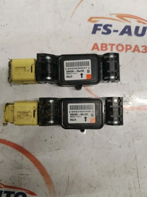 Датчик подушки безопасности Suzuki Grand Vitara 2 2009 3893065J30 2.0 (J20A) БЕНЗИН