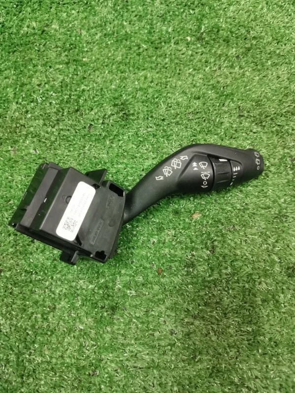 Подрулевой переключатель дворников Ford Focus 3 2016 F1ET17A553BA 1.6 PNDD