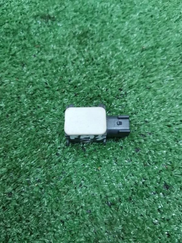 Датчик удара Ford Mondeo 4 2013 3M5T14B006AD 2.0 ДИЗЕЛЬ