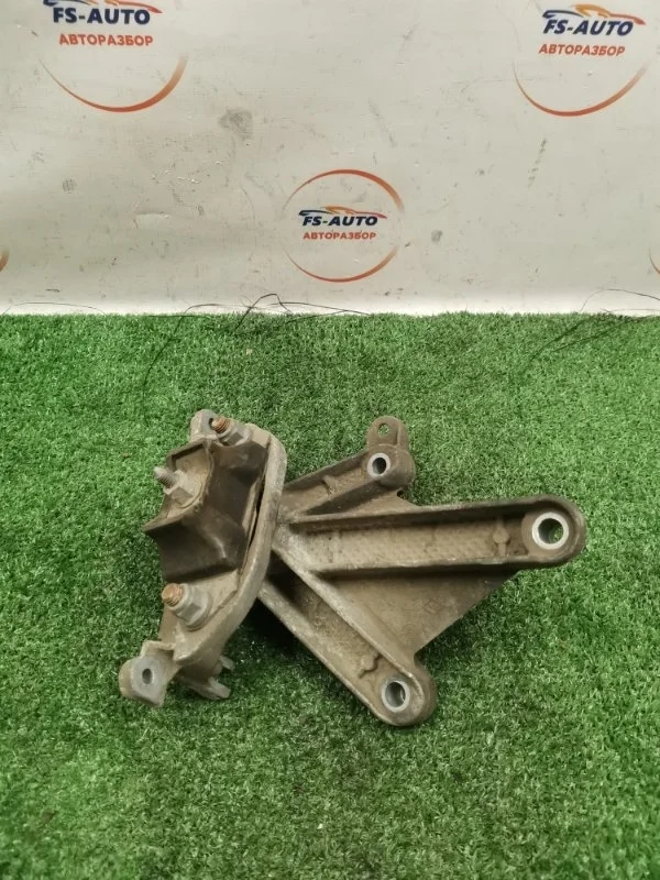 Опора МКПП Lada Largus 2007 8200216113 1.4 K7JA710