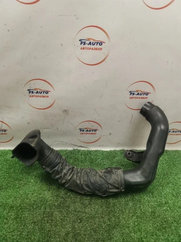 Воздухозаборник Hyundai Getz 2008 282101C051 ХЕТЧБЕК 3 ДВЕРИ 1.4 G4EE