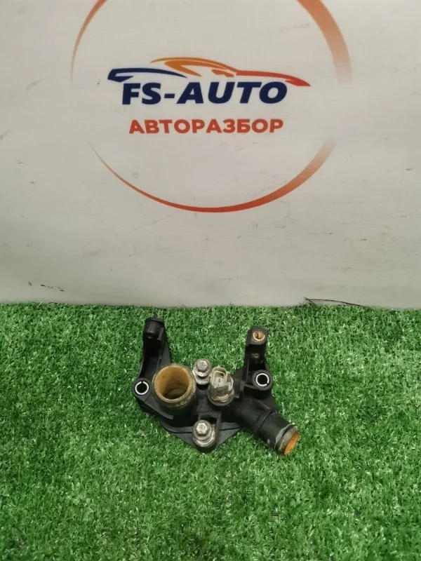 Тройник системы охлаждения Ford Fiesta 2015 7M5G8K556AC MK6 1.6 HXJA 120Л.С.