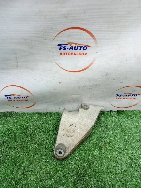 Кронштейн генератора Chevrolet Lacetti 2008 96352142 ХЕТЧБЕК 1.4 F14D3