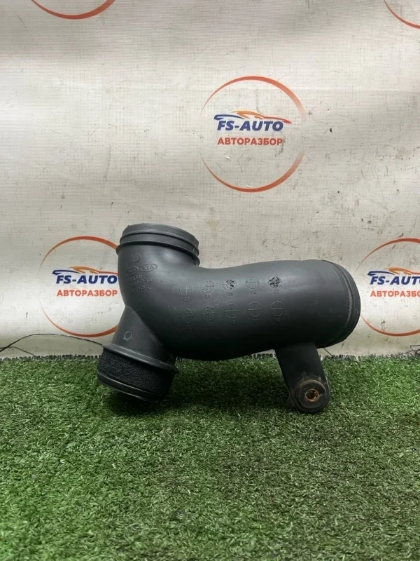 Патрубок воздушного фильтра Kia Sportage 2 2010 282112E100 SUV G4GC