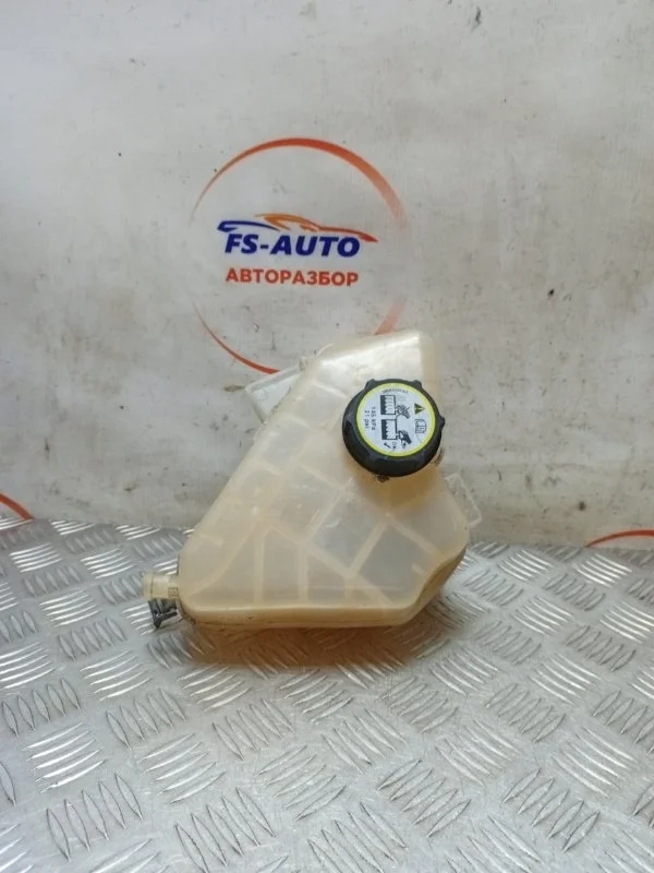 Расширительный бачок Ford Fiesta 2015 1513111 MK6 1.6 HXJA