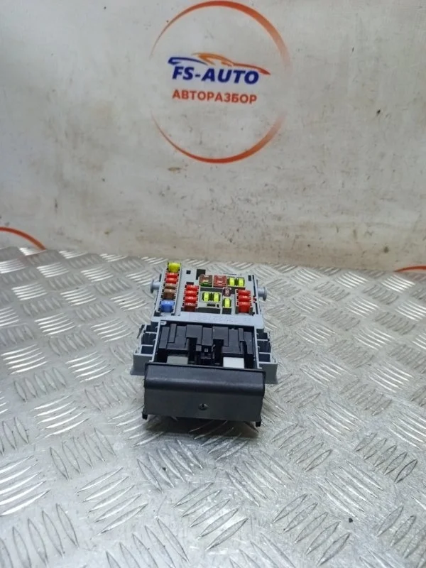 Блок предохранителей Opel Astra J GTC 2014 13222786 КУПЕ 3 ДВЕРИ 1.4 A14NET