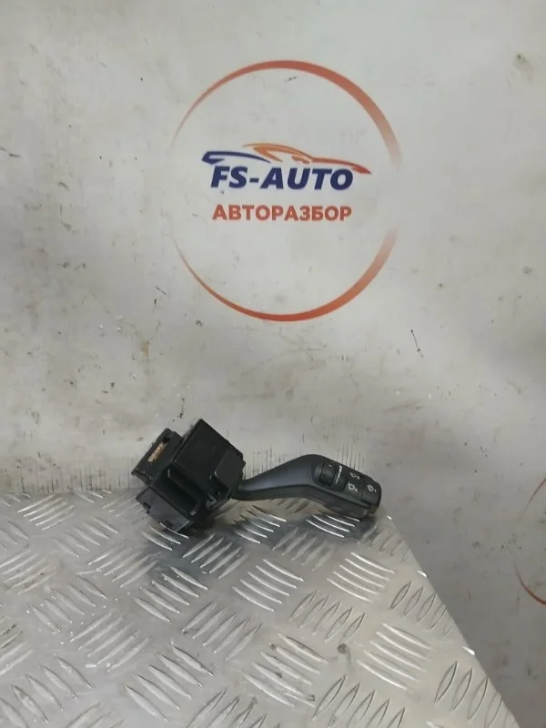 Подрулевой переключатель Ford Focus 2 2010 4M5T17A553BD ХЕТЧБЕК 1.6 SHDA