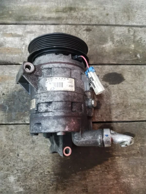 Компрессор кондиционера Chevrolet Cruze 687997689 J300 F18D4