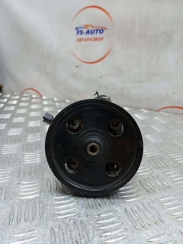 Насос ГУР Ford Focus 3 2012 4M503A733AB СЕДАН 1.6 IQDB 105 Л.С.