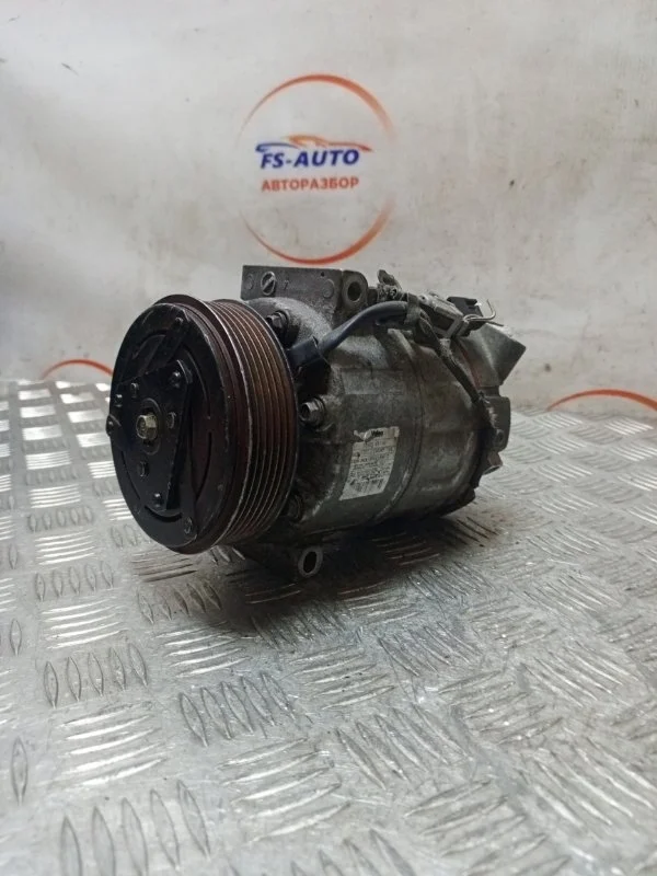 Компрессор кондиционера Nissan X-Trail 2012 92600CY71A T31 2.0 MR20DE