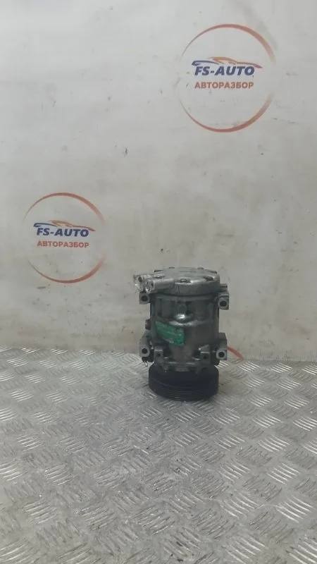 Компрессор кондиционера Renault Logan 2008 8200117767 СЕДАН 1.4 K7JA710