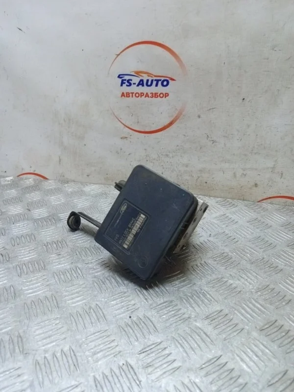 Блок ABS Ford Focus 2 2010 8M512C405AA ХЕТЧБЕК 1.6 SHDA