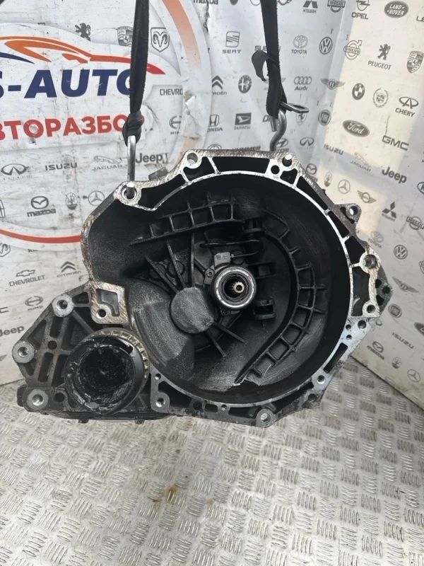 МКПП контрактная Opel Astra H 2012 90400209 1.6 Z16XE