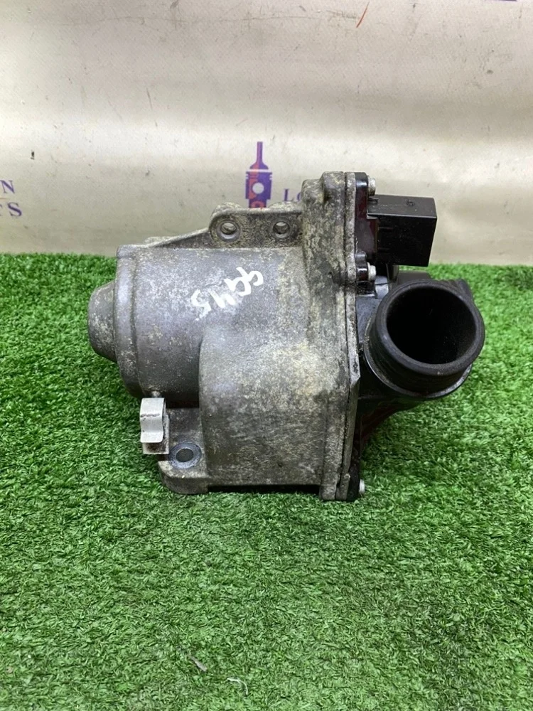 Помпа водяная BMW X3 35iX F25