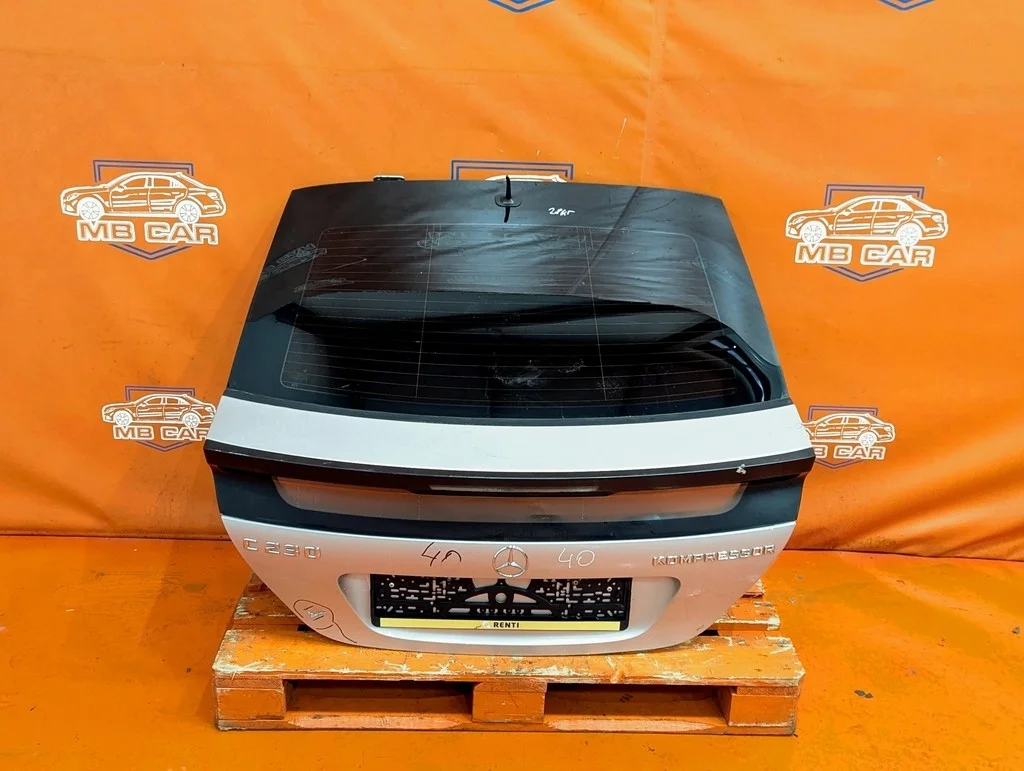 Крышка багажника Mercedes-Benz