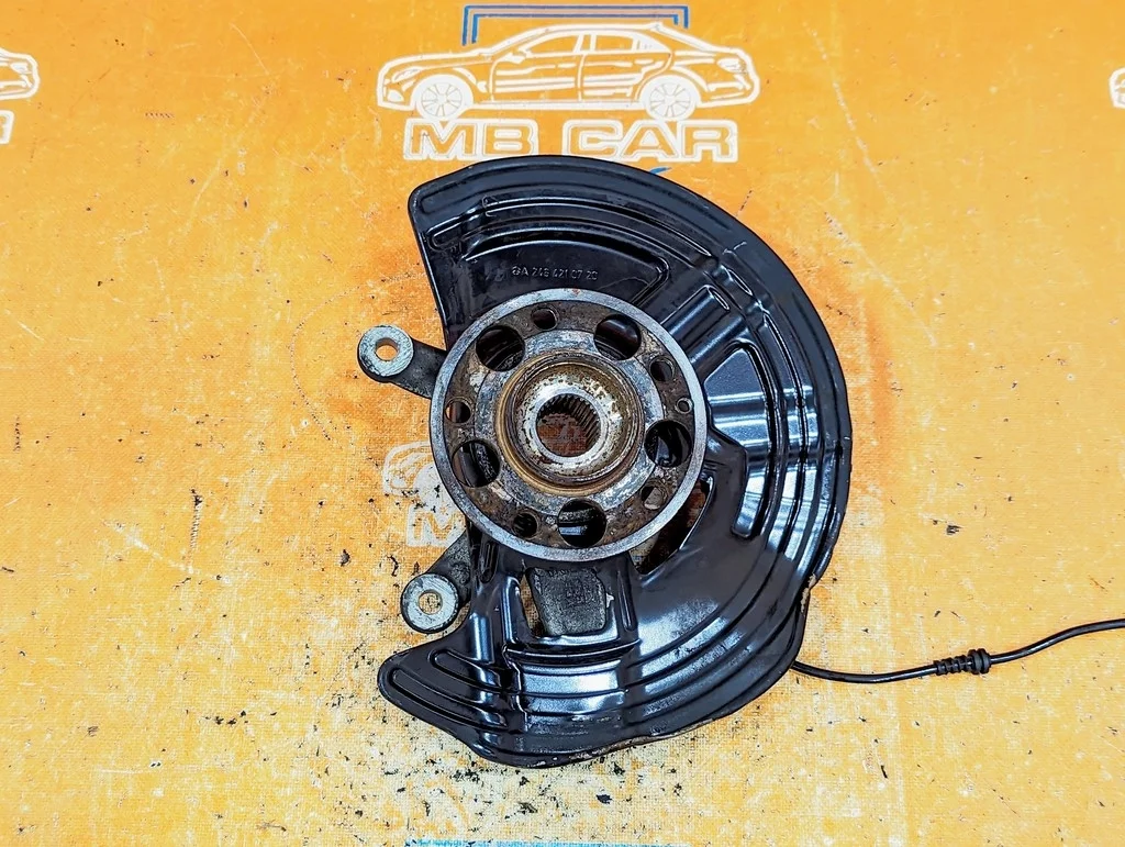 Кулак поворотный передний левый Mercedes-Benz