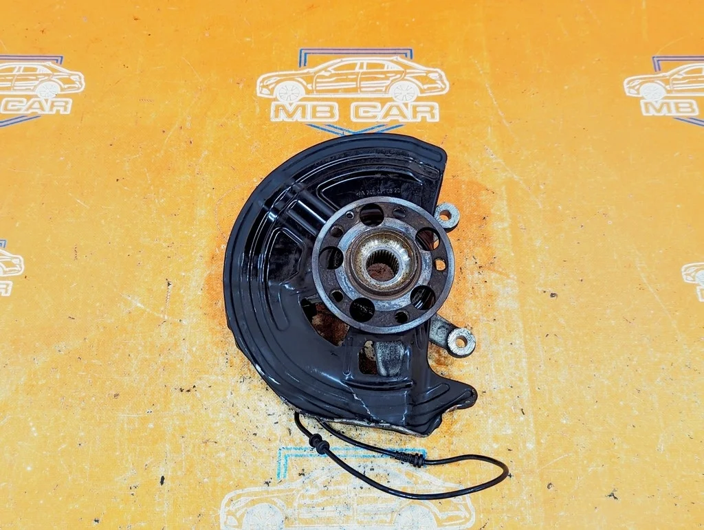 Кулак поворотный передний правый Mercedes-Benz