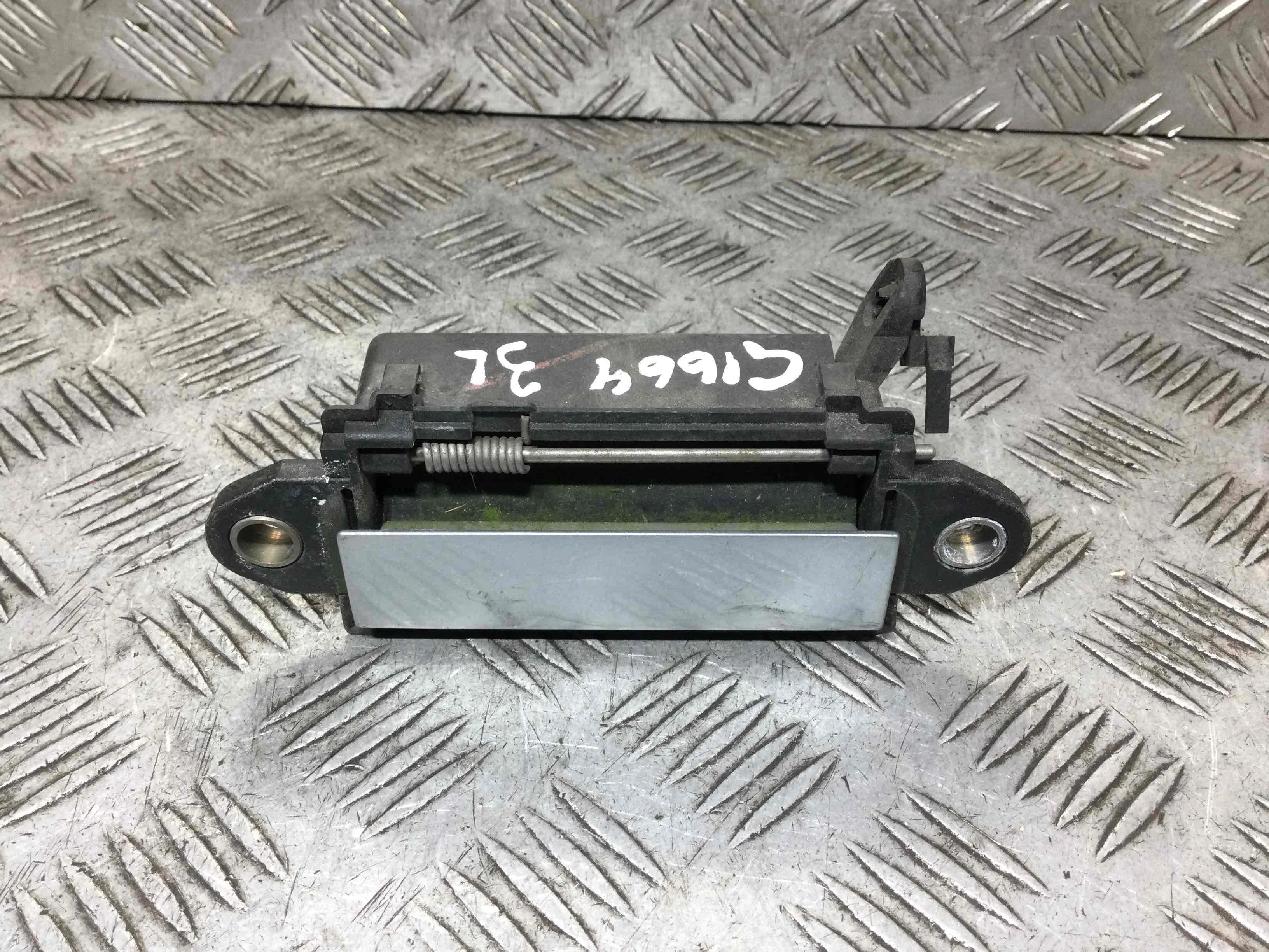 Ручка наружная задняя левая Audi A4 B5 (1994-1999) бензин 1.6 i Механика Седан