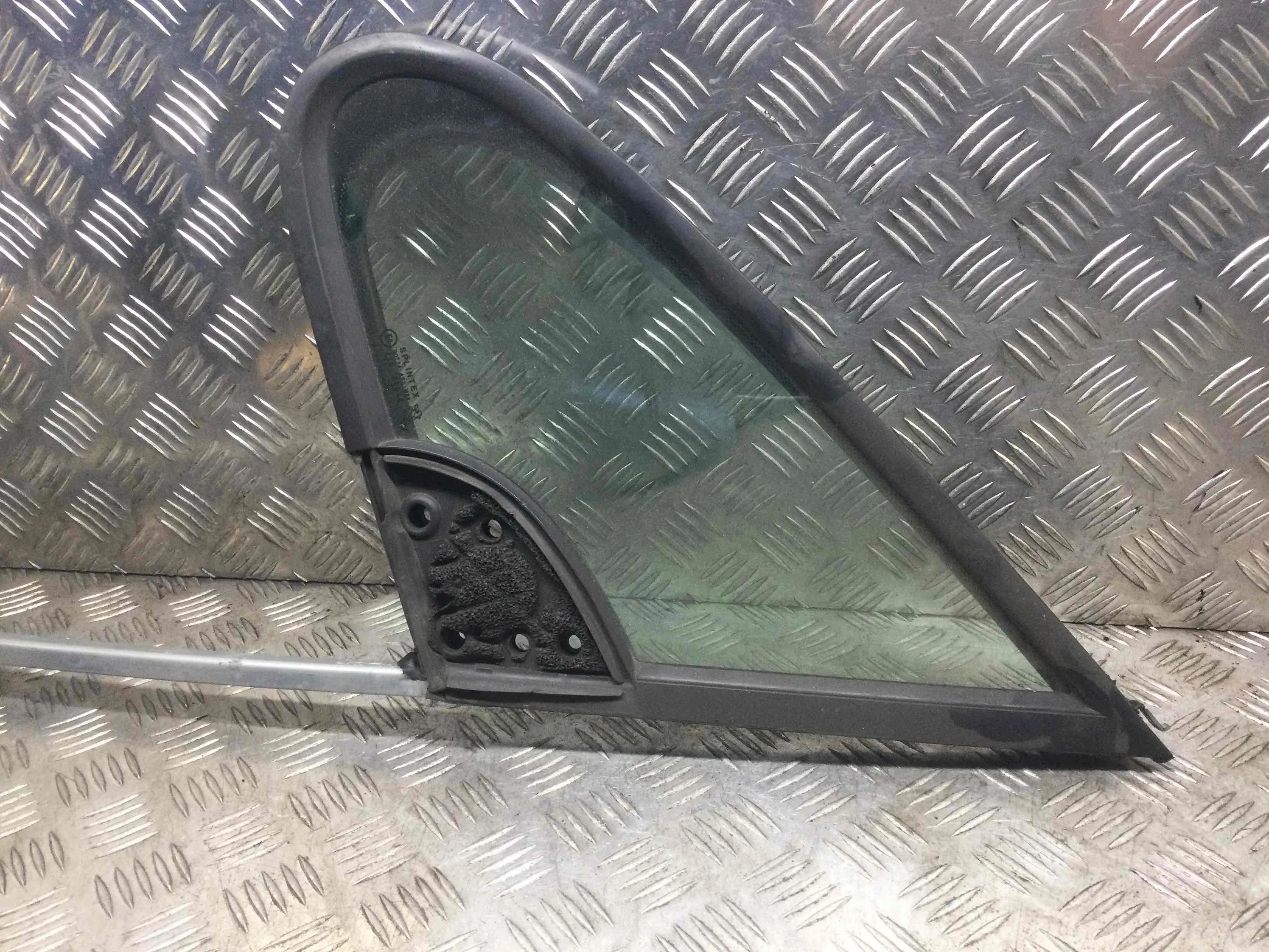 Стекло двери передней левой Peugeot 307 1 поколение (2001-2005) дизель 2.0 HDi Механика Универсал